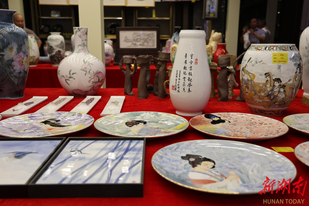 新湖南:工艺之美闪耀衡阳 2024湖南工艺美术精品展开幕-湖南工艺美术职业大学
