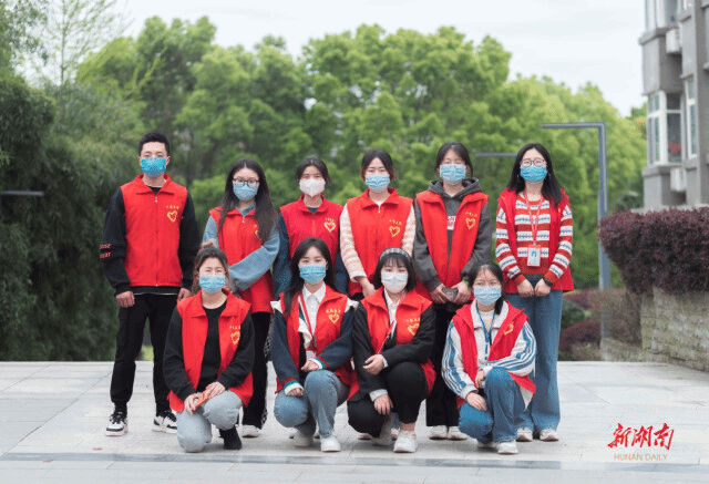湖南工艺美院:“红马甲”在校园防疫一线绽放青春